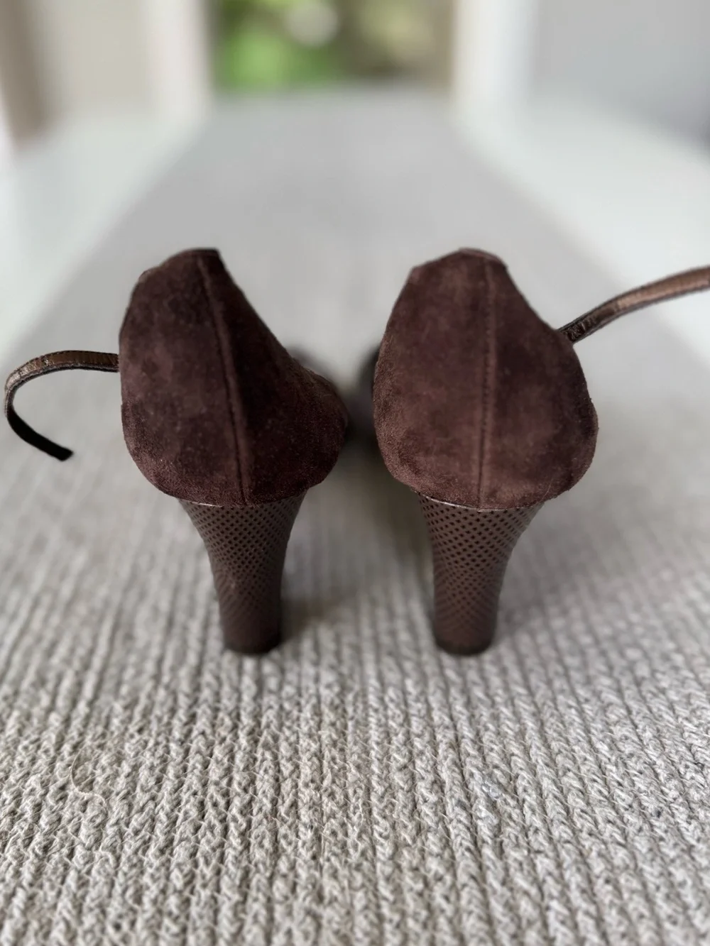 Vintage Casual Corner Chocolate Brown Genuine Suede Ankle Strap Wedge Sandals 8
